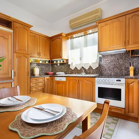 Faye Apartment *